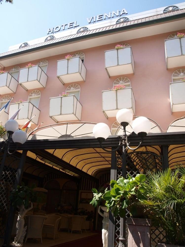 Hotel Vienna Ostenda E Ristorante Il Danubio Rimini Exterior foto