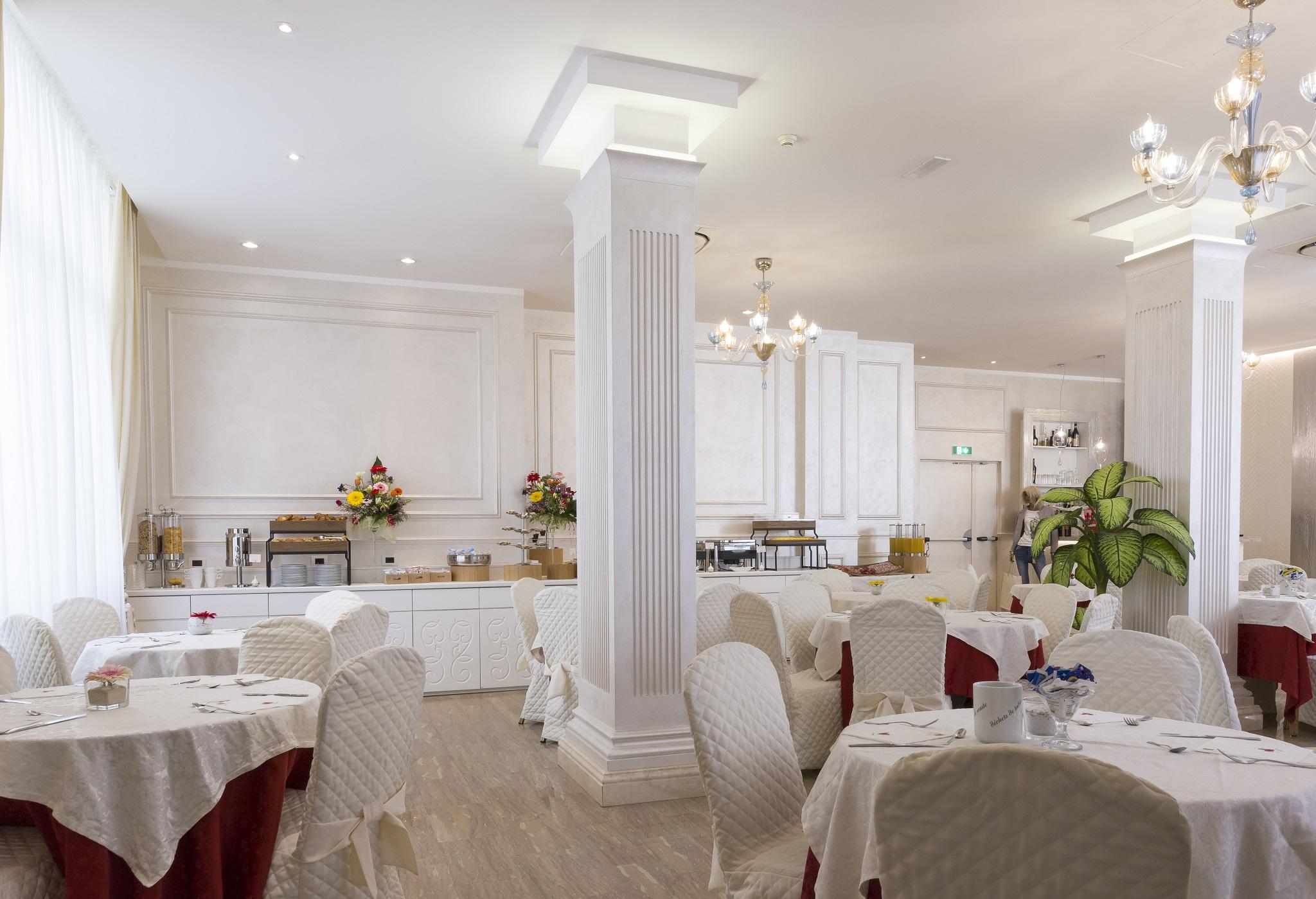 Hotel Vienna Ostenda E Ristorante Il Danubio Rimini Exterior foto