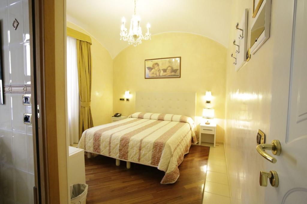 Hotel Vienna Ostenda E Ristorante Il Danubio Rimini Exterior foto